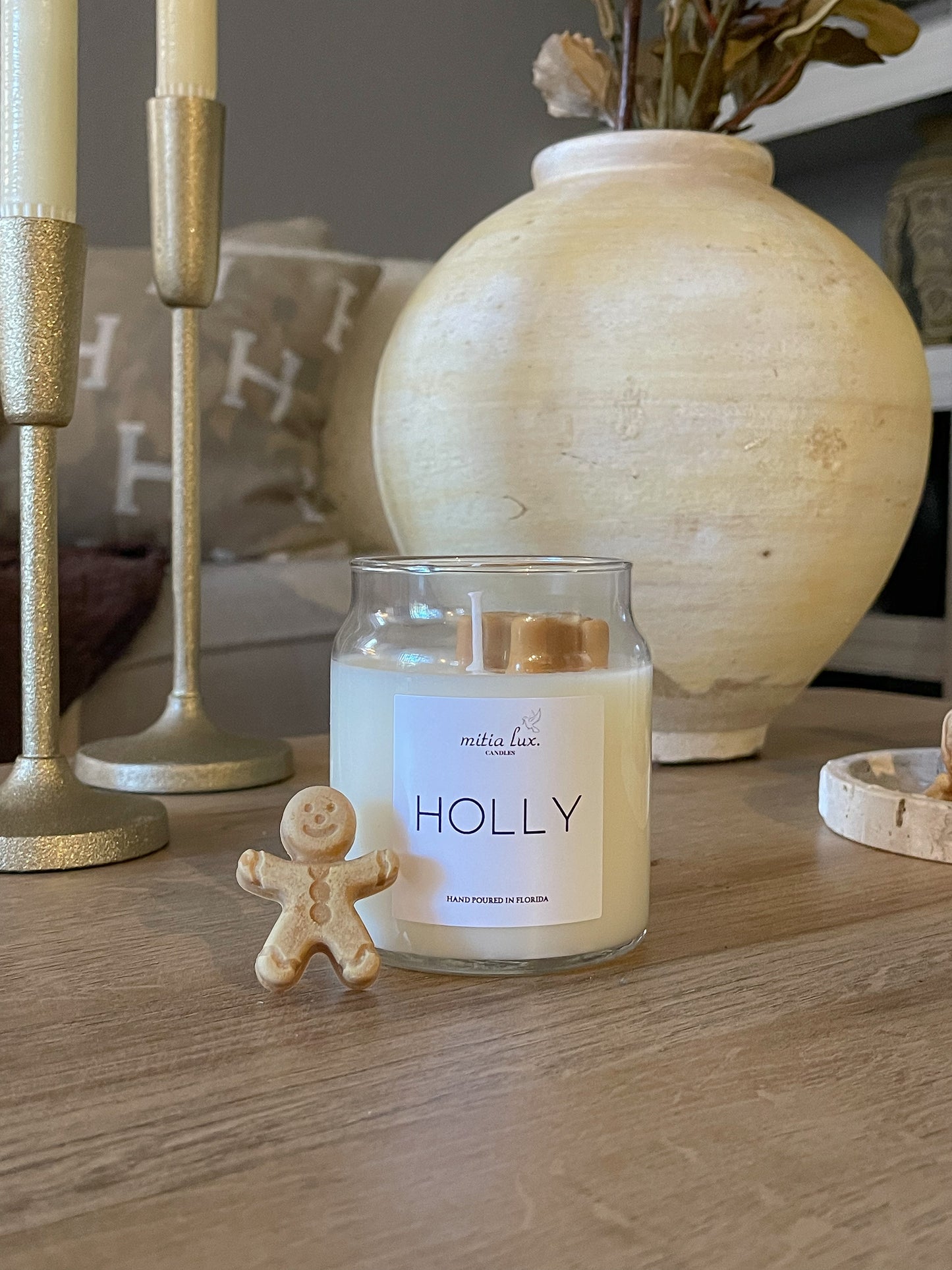 Holly Candle (8 oz)